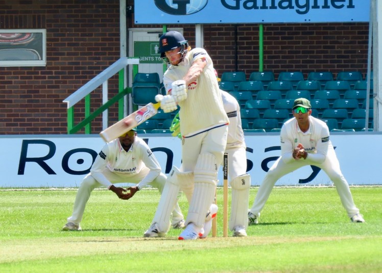 Leicestershire v Essex