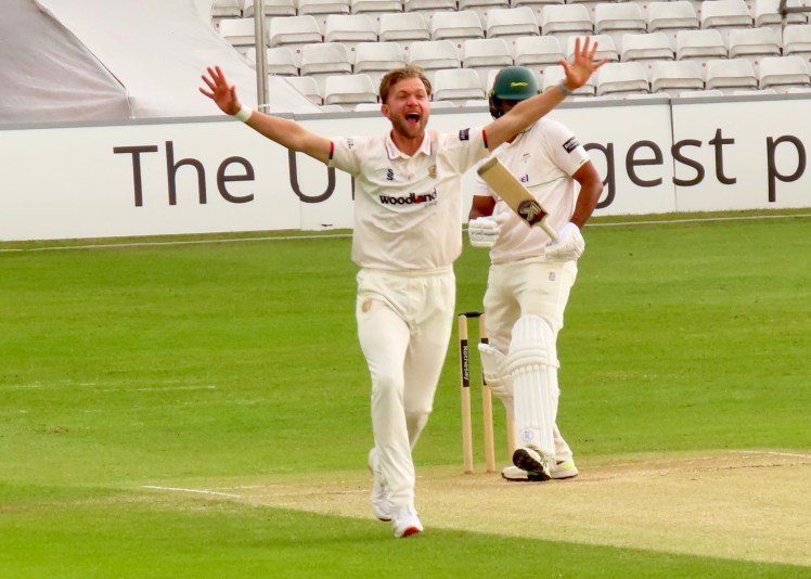 Essex v Leicestershire